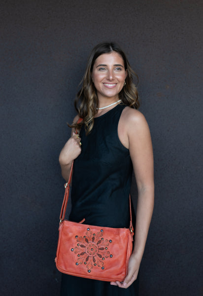 Wallis E/W Crossbody Rust